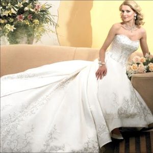 Private Label by G 1226 Wedding Dress.